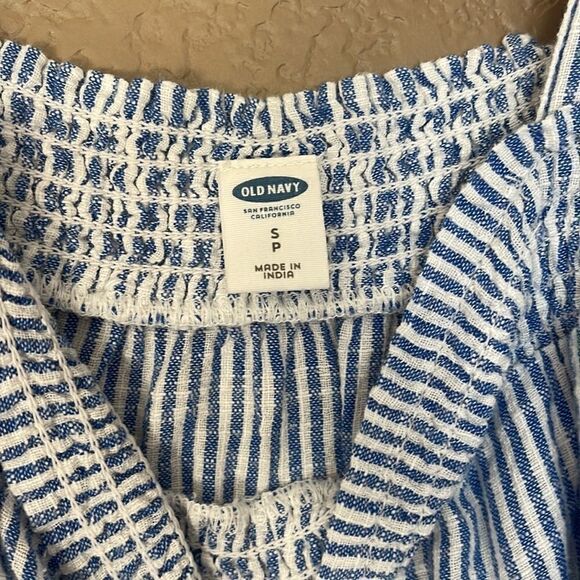 Old navy stripe top size small - Picture 3 of 4